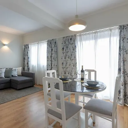 Trindade Sunny Downtown With Balcony & Ac Appartement