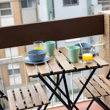 Trindade Sunny Downtown With Balcony & Ac