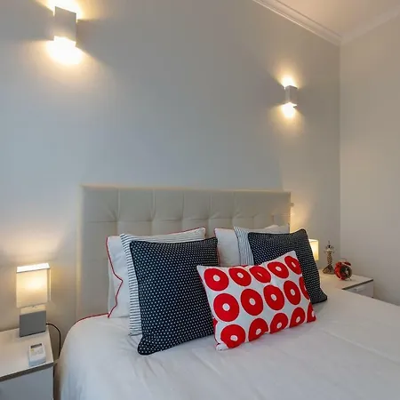 Trindade Sunny Downtown With Balcony & Ac Porto
